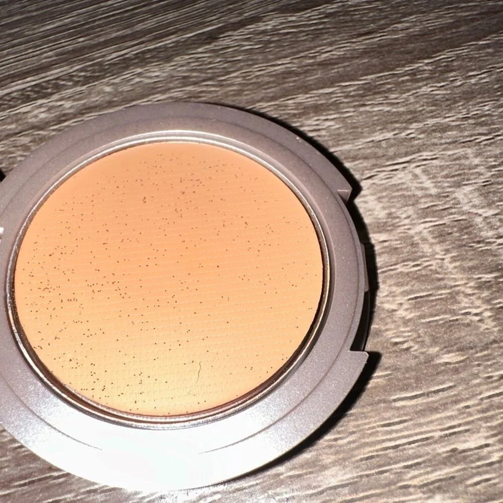 laura mercier laura mercier